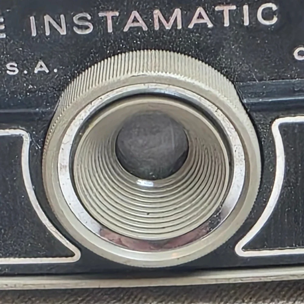 Vintage 60s Kodak Hawkeye Instamatic II 126 Film Camera Tan Black‎